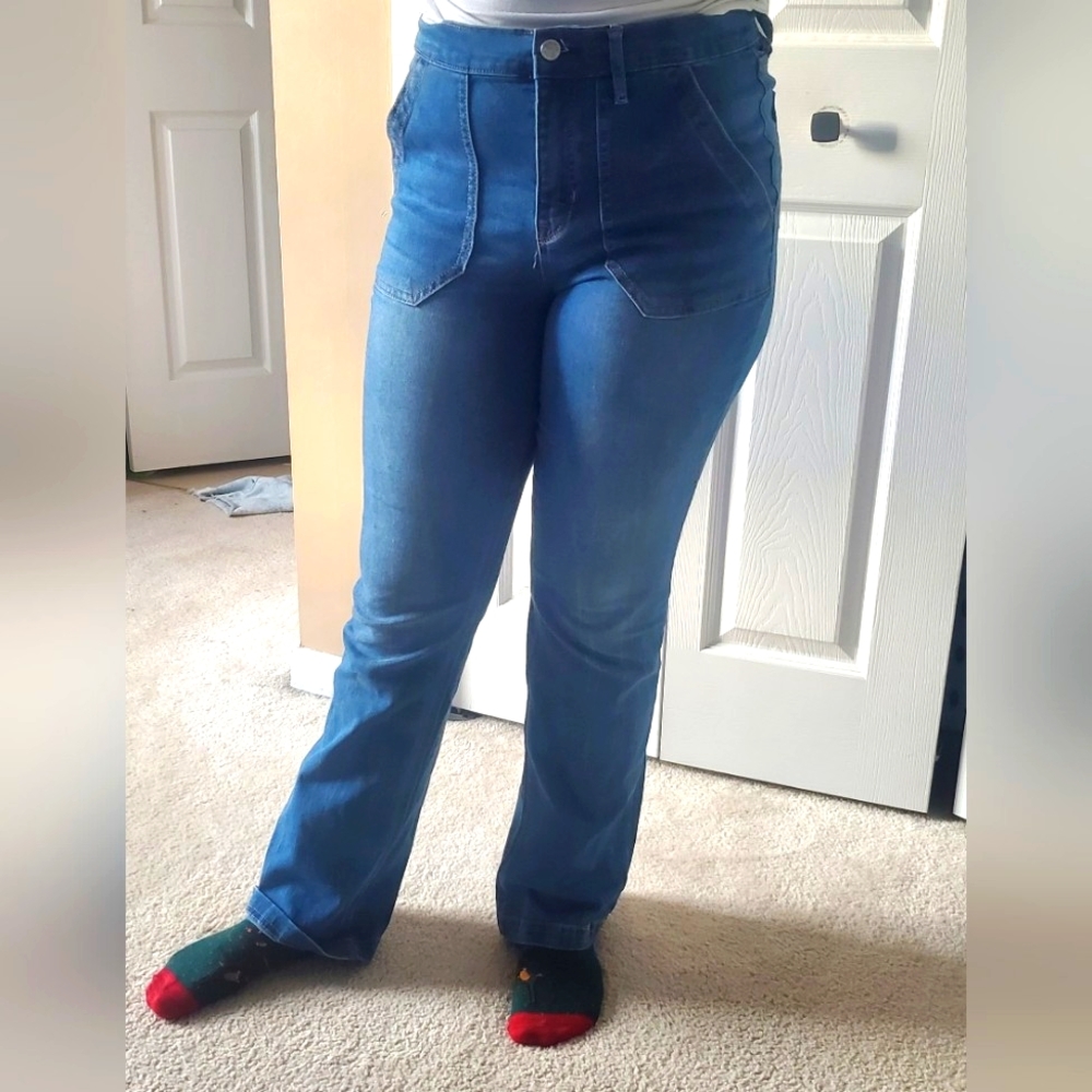 Woman high rise jeans